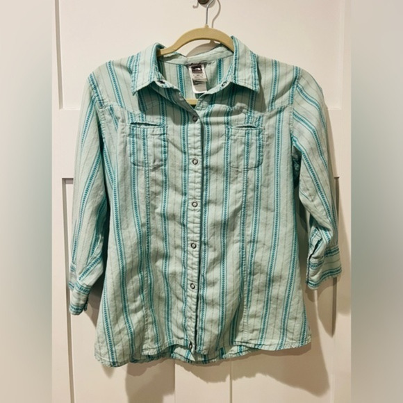 The North Face button up - Picture 1 of 4
